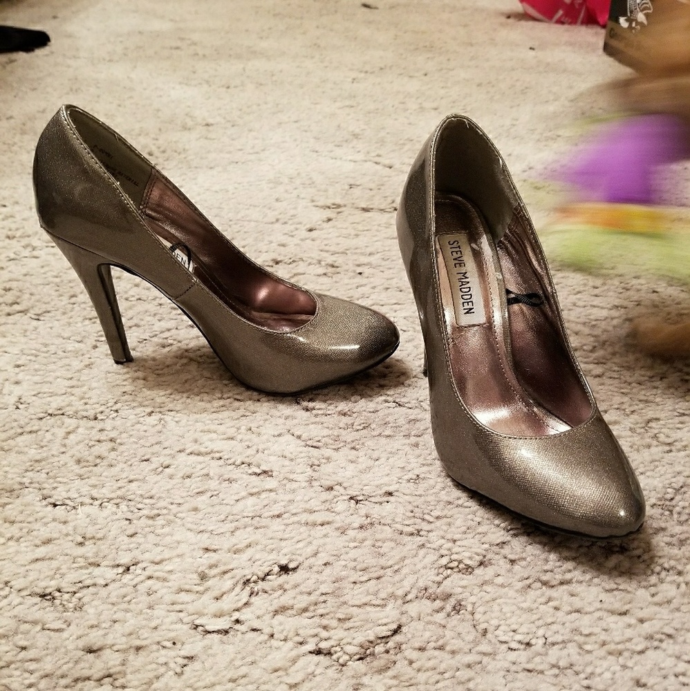 Gray heels